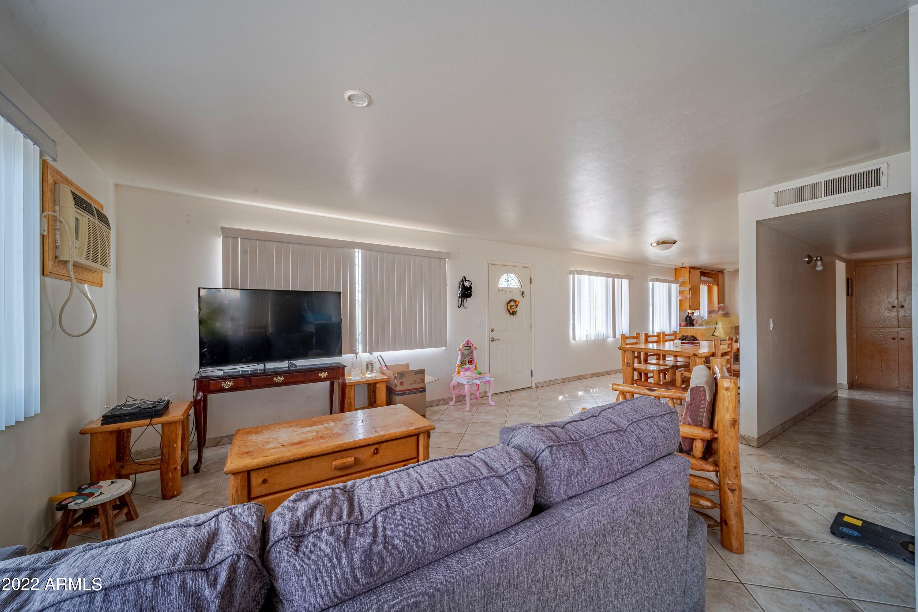 Property Photo:  738 Kachina Drive  AZ 85390 