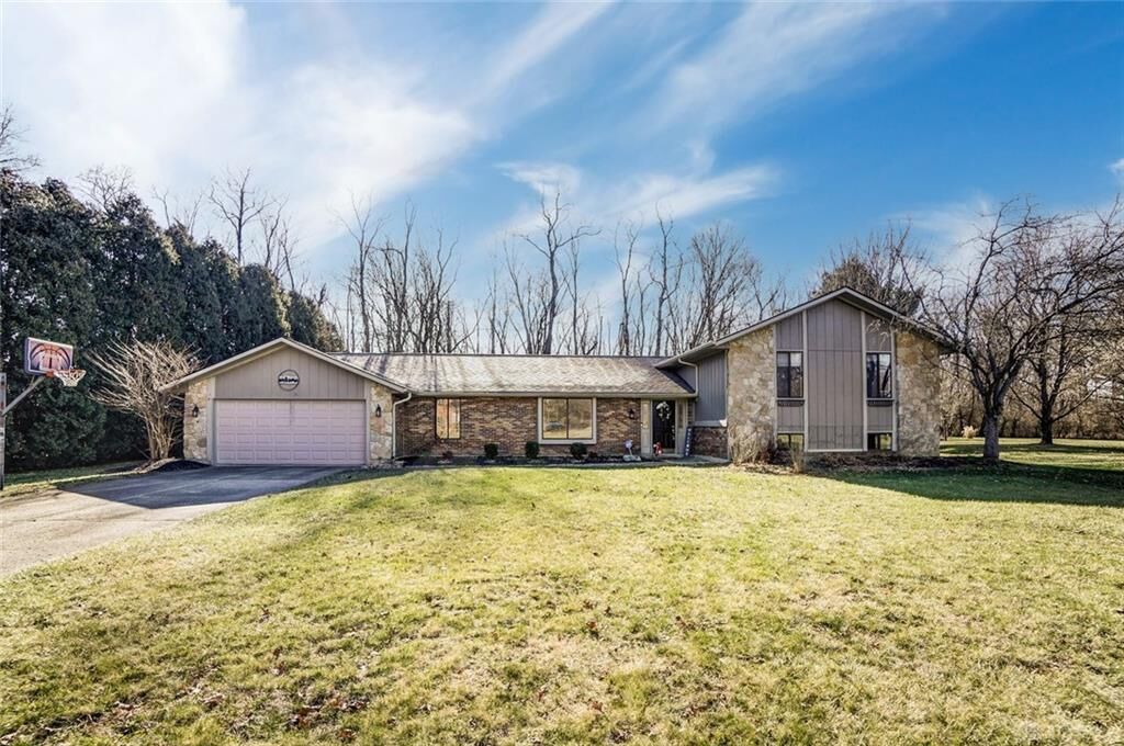 Property Photo: 1130 Green Timber Trail OH 45458