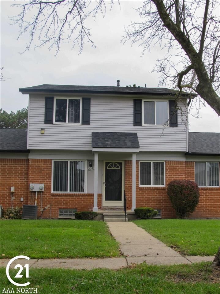 Property Photo:  2288 Orchard Crest  MI 48317 