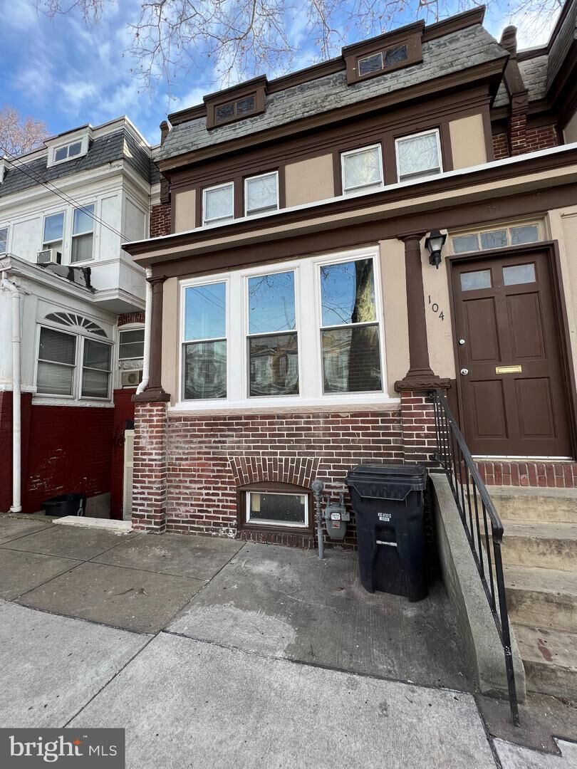 Property Photo:  104 N Clayton Street  DE 19805 