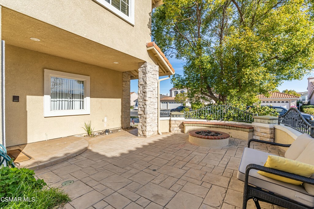 Property Photo:  1668 Amarelle Street  CA 91320 