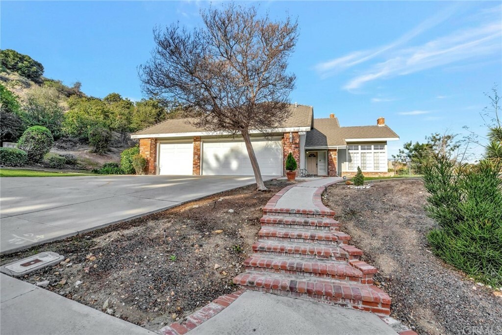 Property Photo:  921 S Easthills Drive  CA 91791 