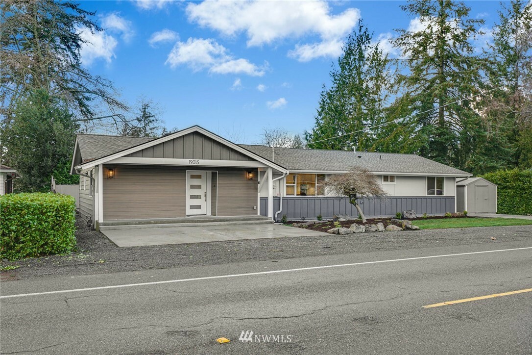 Property Photo:  19015 Ashworth Avenue N  WA 98133 