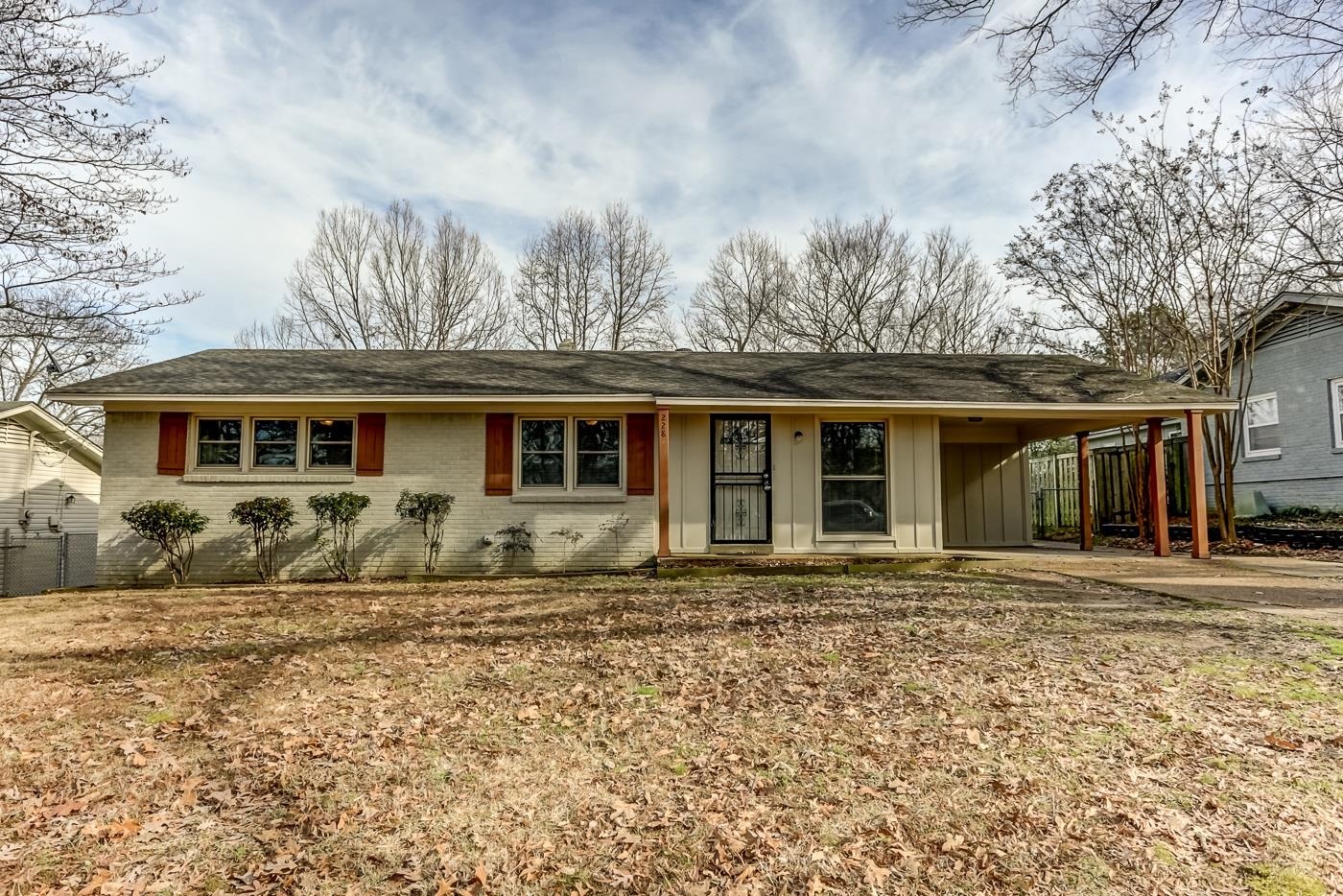 Property Photo:  228 N Oak Grove St  TN 38120 