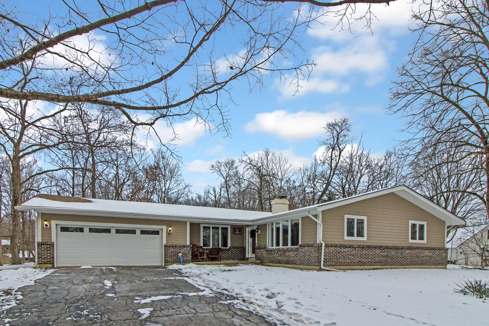 Property Photo: 47 Wooden Bridge Drive IL 60560
