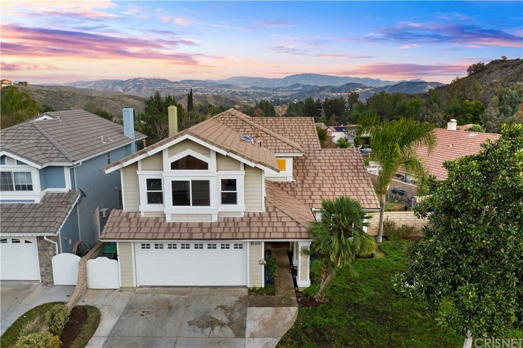 Property Photo:  28030 Kenton Lane  CA 91350 