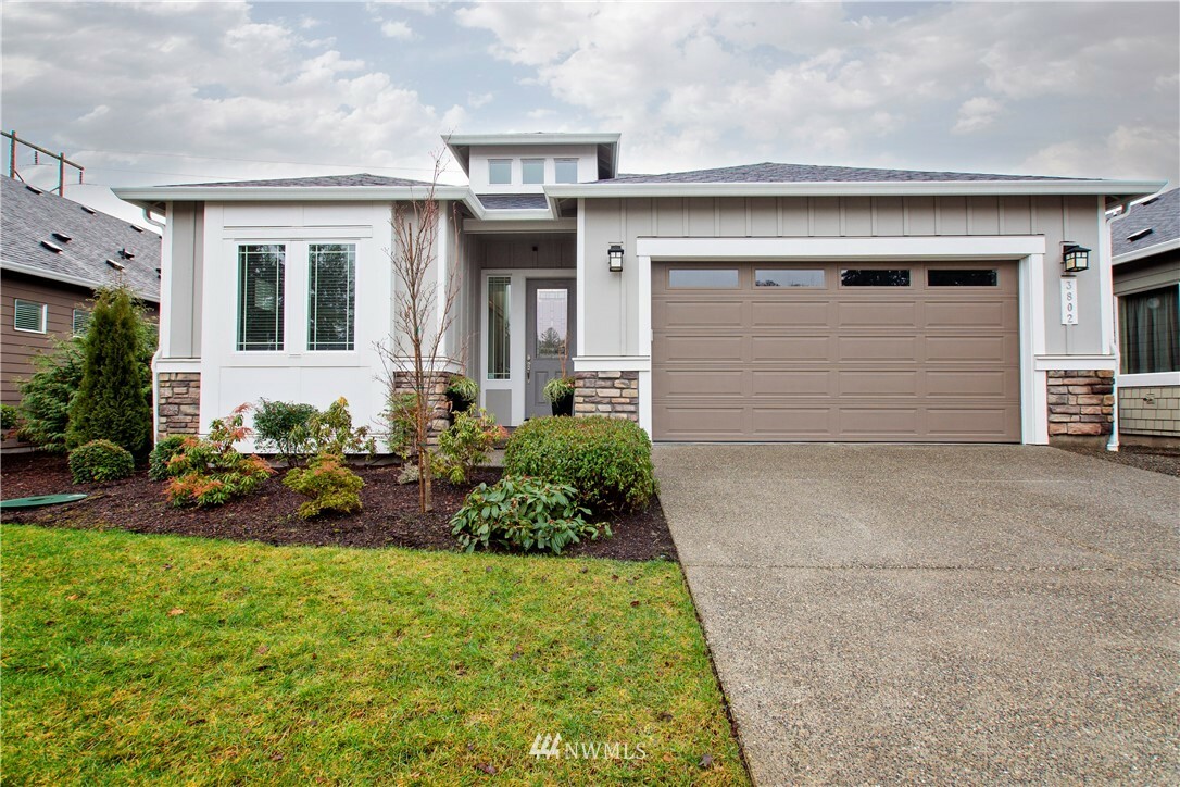 Property Photo:  3802 Eagledale Court SE  WA 98513 