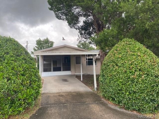 Property Photo: 7 Polk Street FL 34465