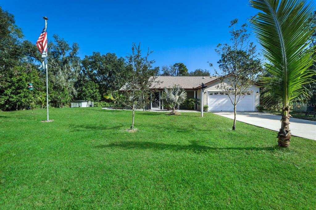 Property Photo:  5910 Bella Road  FL 34219 