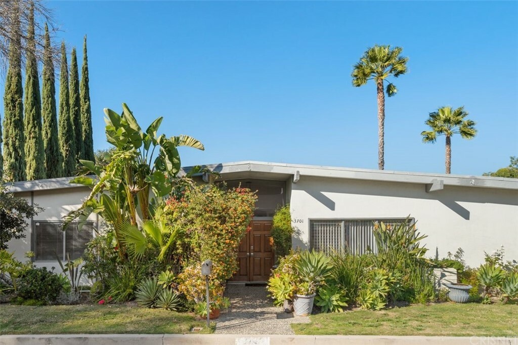 Property Photo:  3701 Regal Vista Drive  CA 91403 