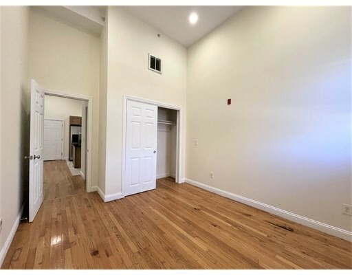 Property Photo: 62 Pleasant Street 9 MA 02148
