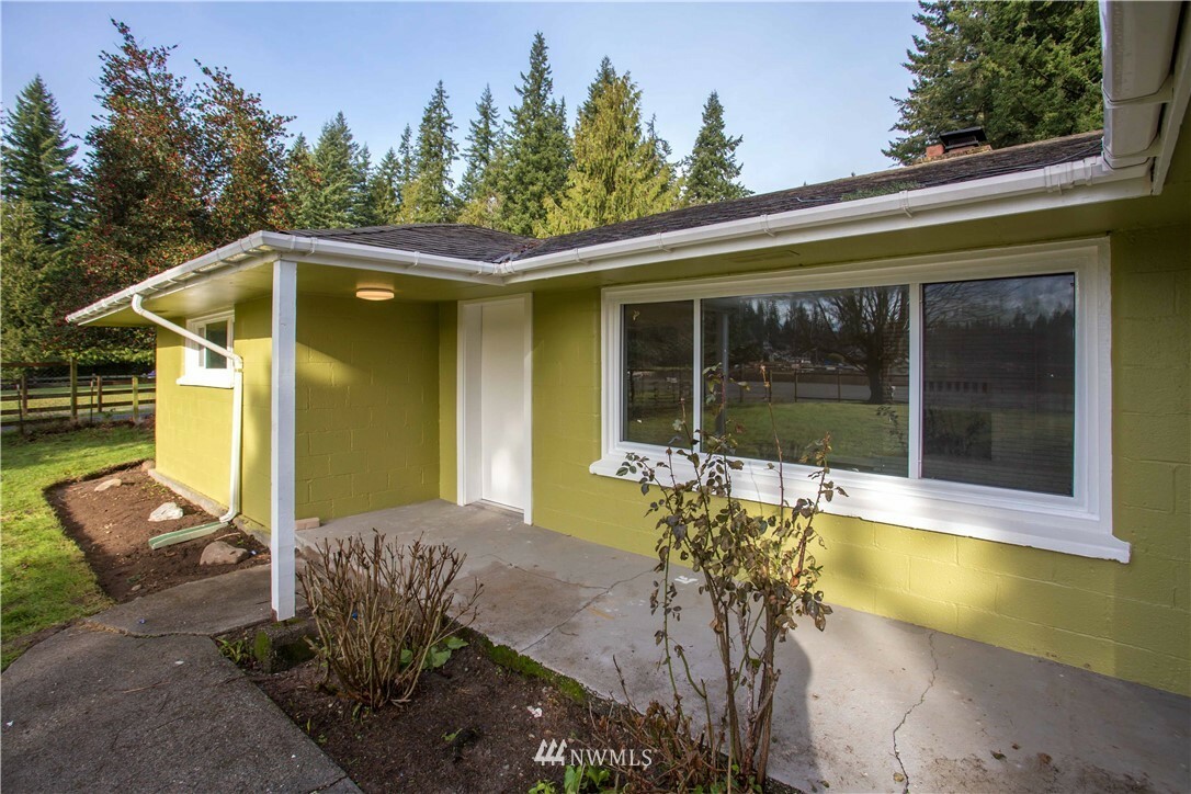 Property Photo:  2209 Lakewood Road  WA 98223 