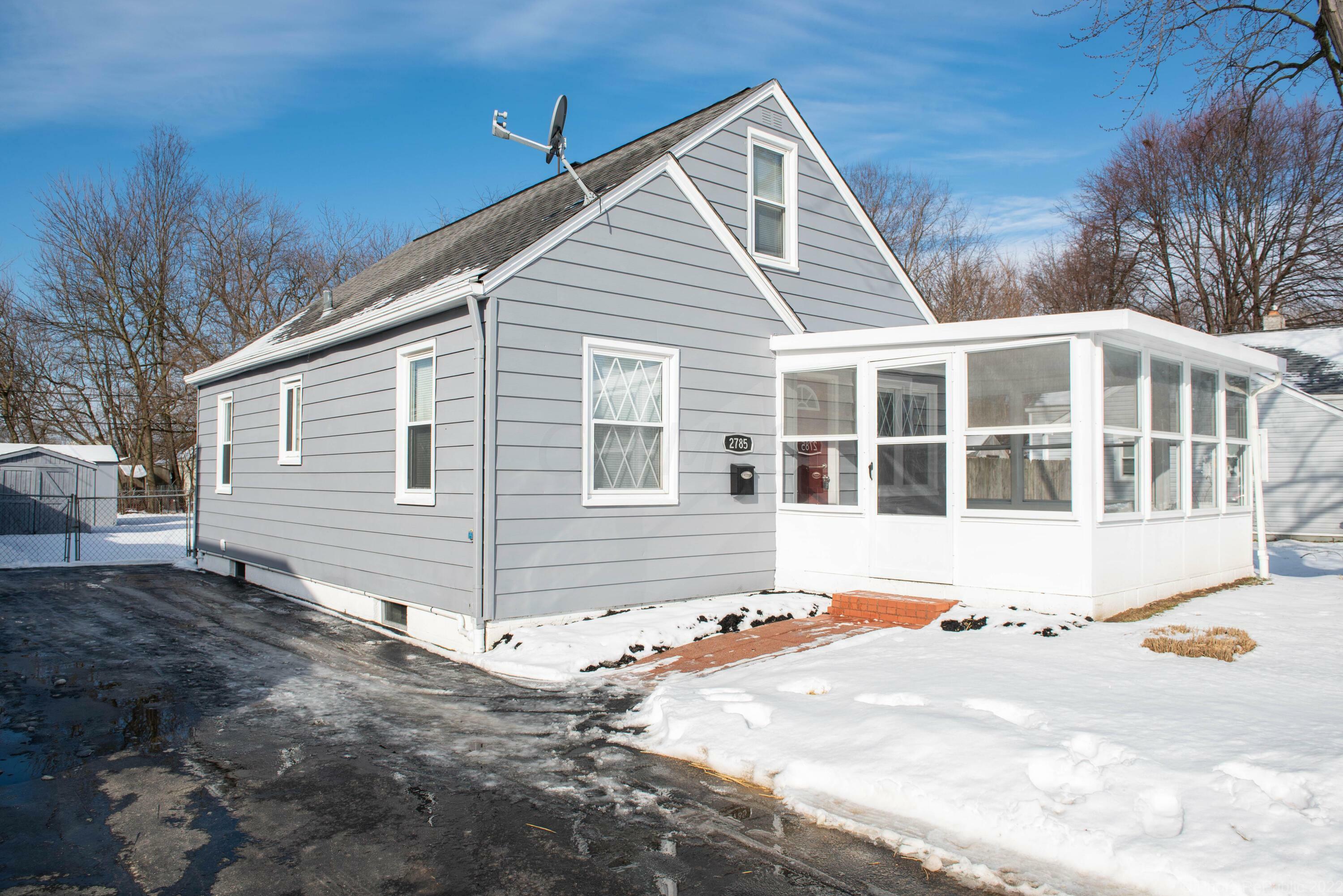 Property Photo: 2785 Homecroft Drive OH 43211