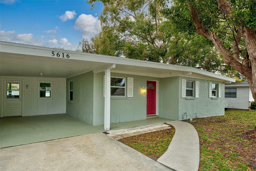 Property Photo:  5616 Bronx Avenue  FL 34231 