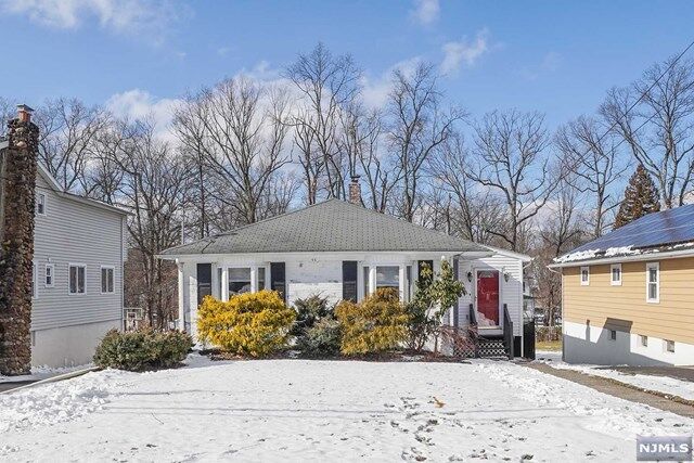 Property Photo:  55 Ferndale Road  NJ 07006 
