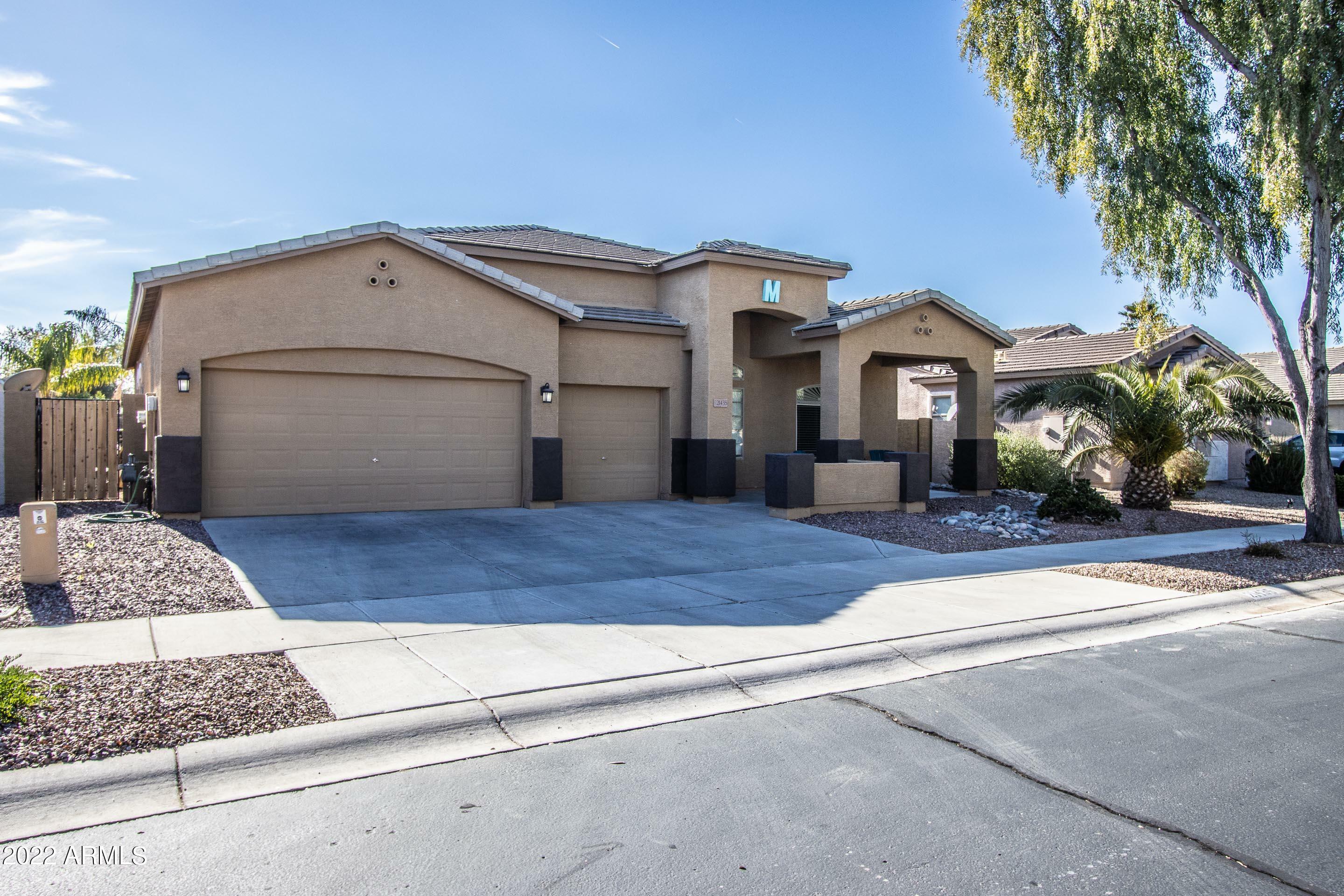 Property Photo:  21435 E Via Del Rancho --  AZ 85142 