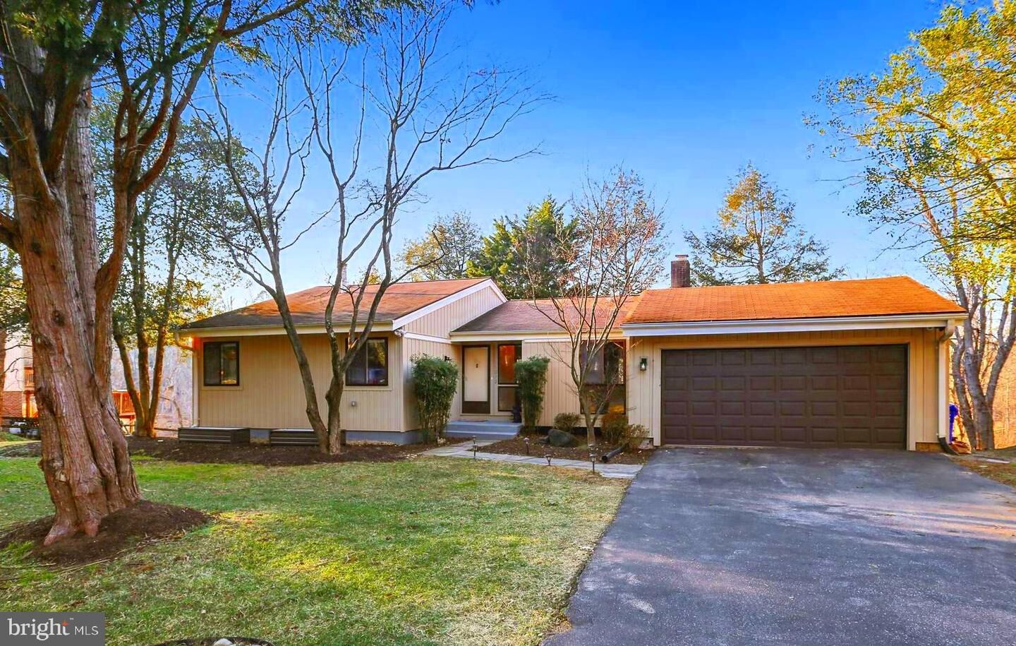 Property Photo:  15232 Dufief Drive  MD 20878 