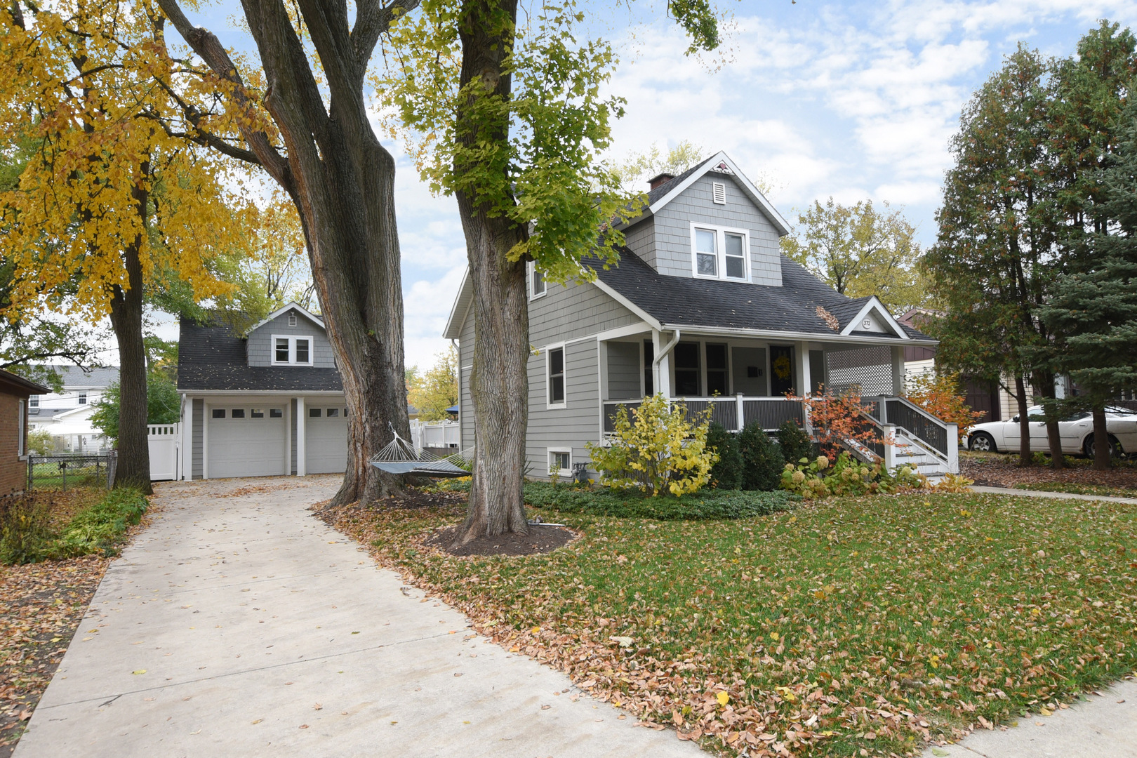 Property Photo:  372 S Berkley Avenue  IL 60126 