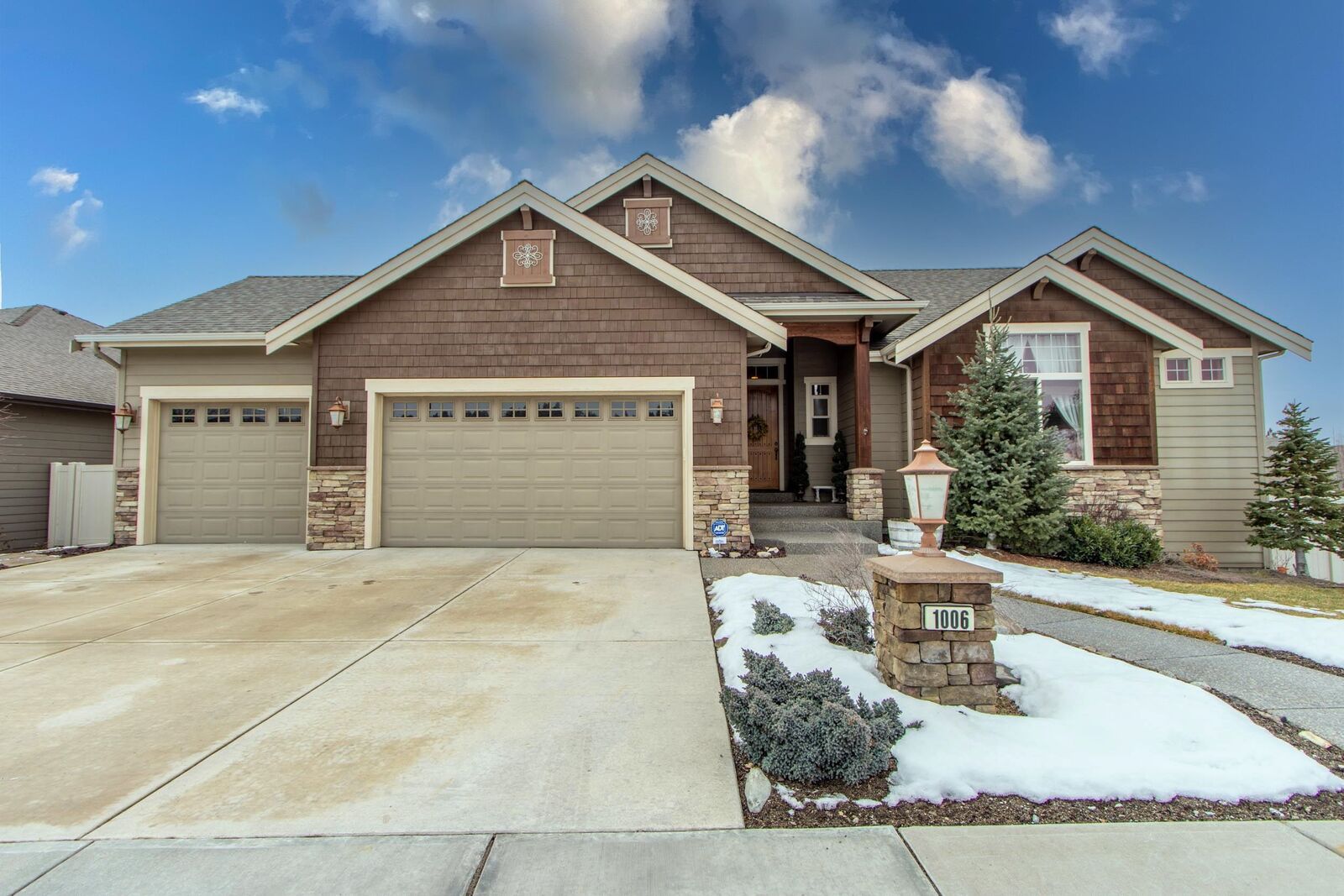 Property Photo: 1006 N Inland St WA 99224-7049