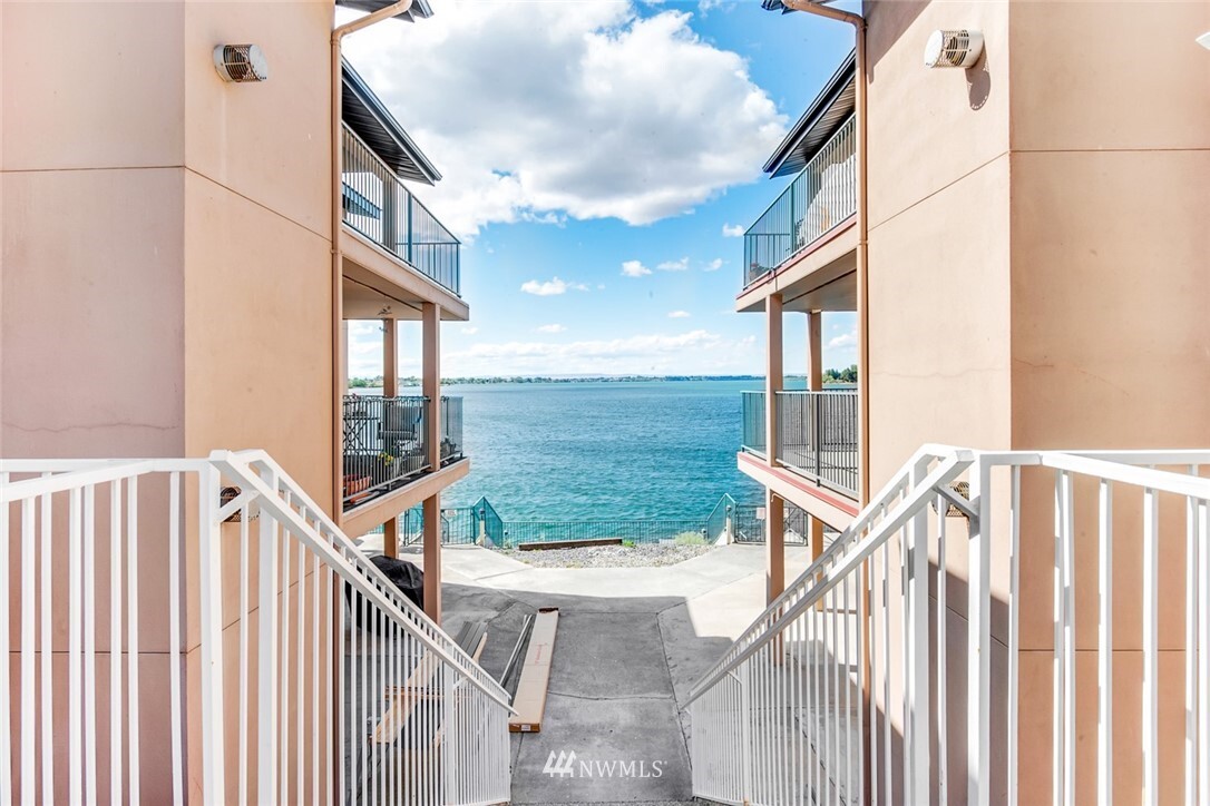 Property Photo: 2900 W Marina Drive 207 WA 98837