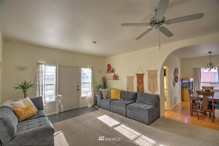 Property Photo: 142 SW 9th Street WA 98532