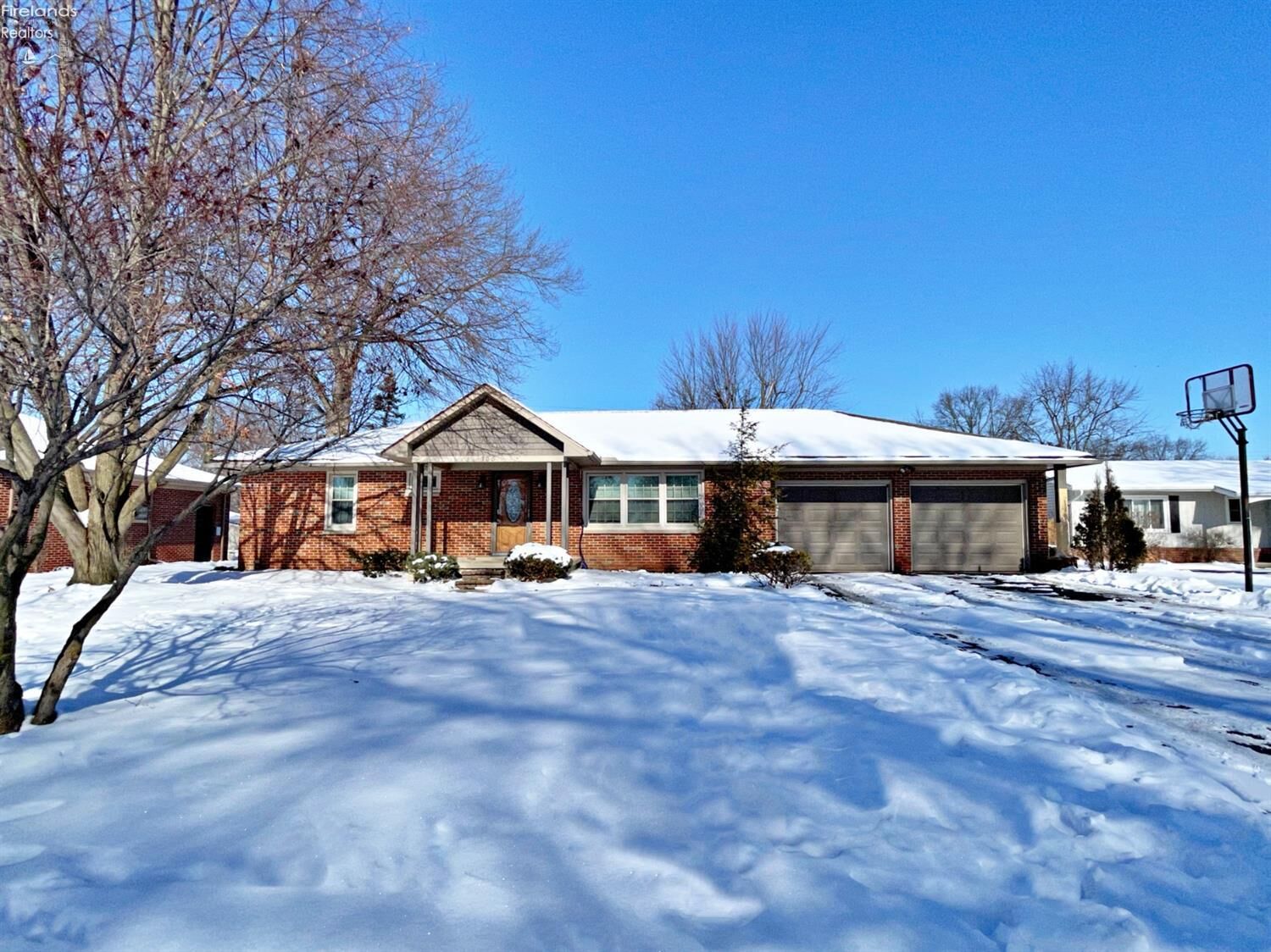 Property Photo: 135 Lincoln Road OH 44883