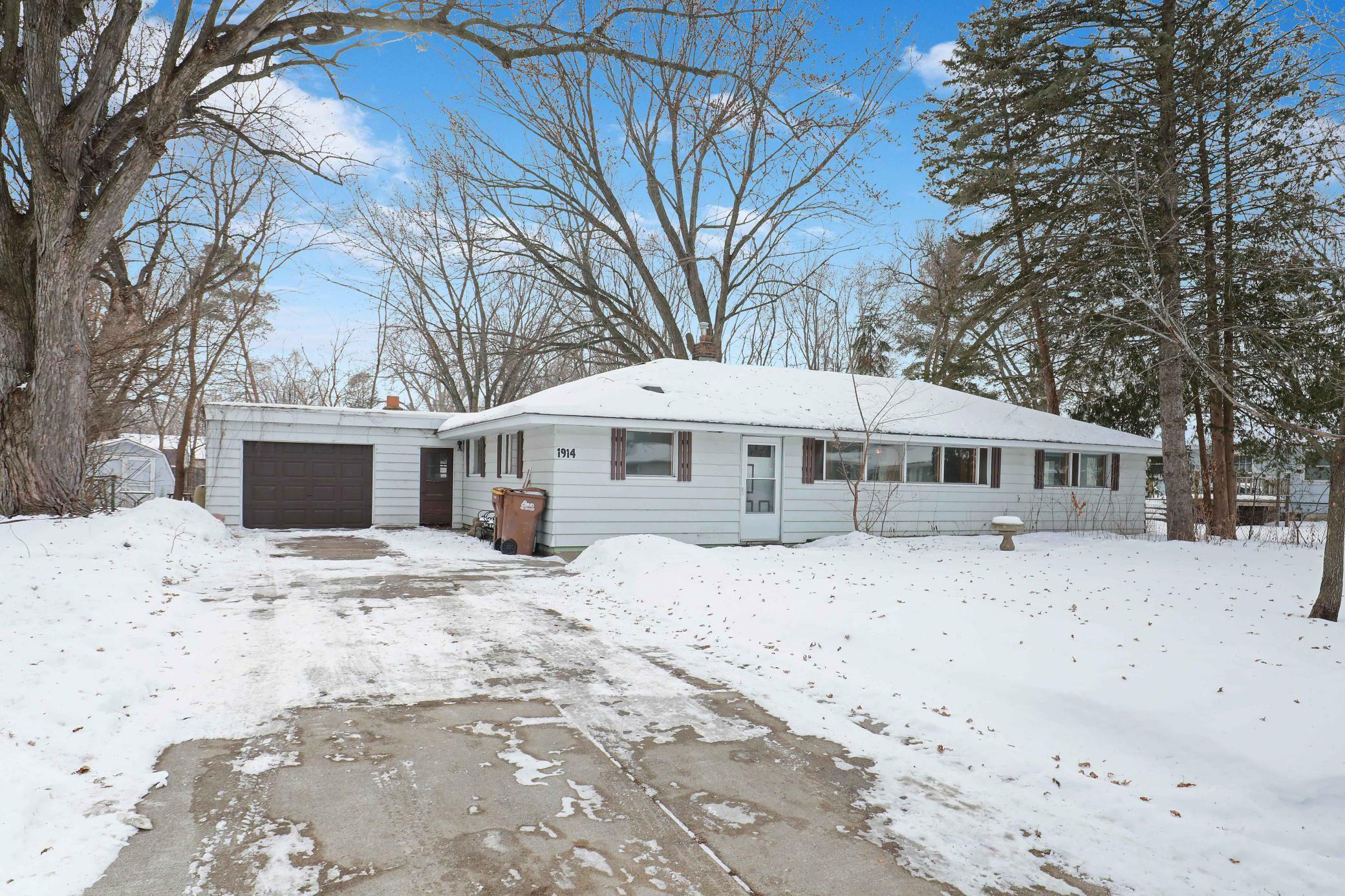 Property Photo:  1914 Lombardy Lane  MN 55110 