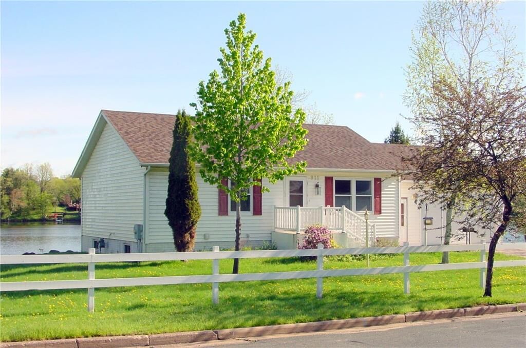 Property Photo:  911 Lake Avenue E  WI 54848 