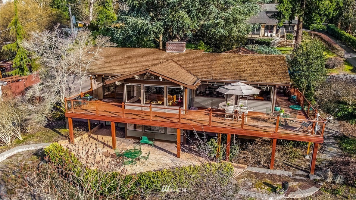 Property Photo: 12534 Holmes Point Drive NE WA 98034