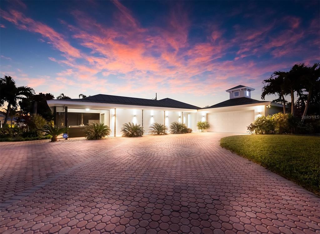 Property Photo: 500 Halyard Lane FL 34228