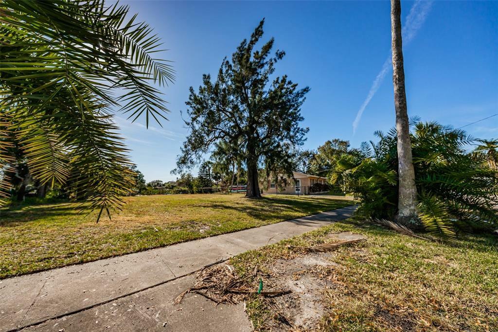 Property Photo:  56 Inness Drive  FL 34689 