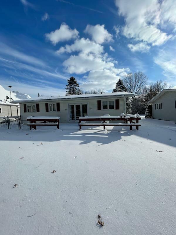 Property Photo:  190 Holiday Drive  MI 49230 