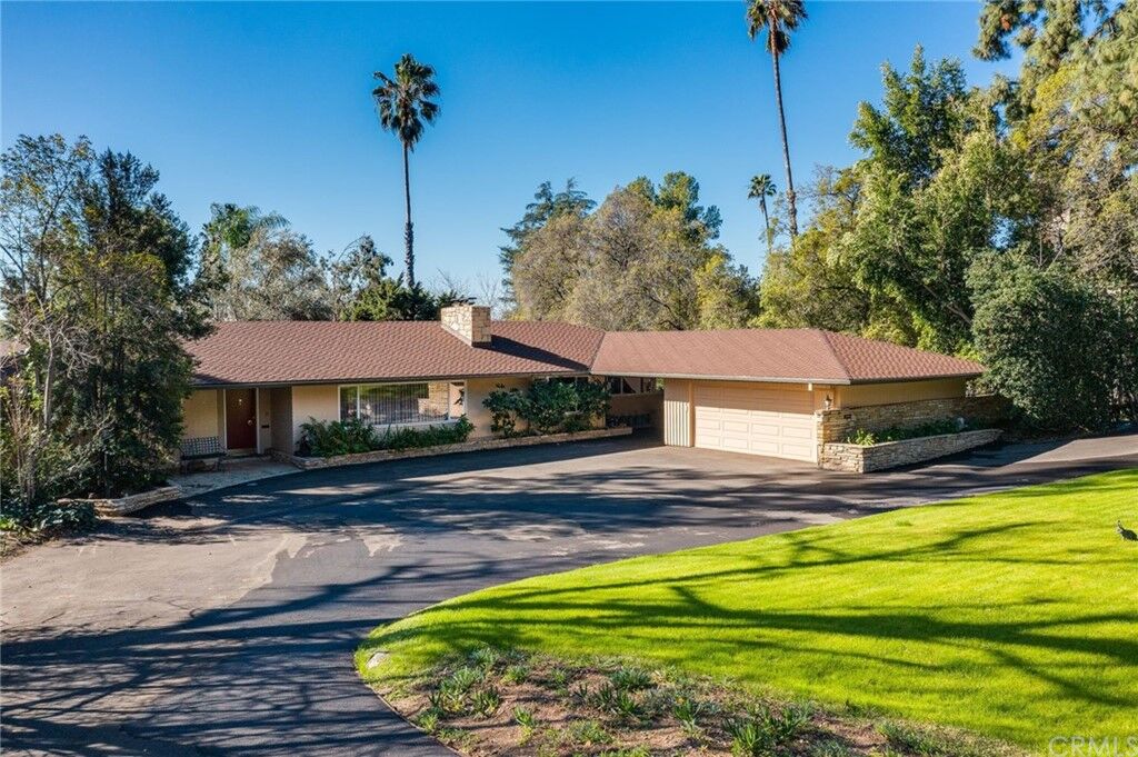 Property Photo:  2000 Braeburn Road  CA 91001 