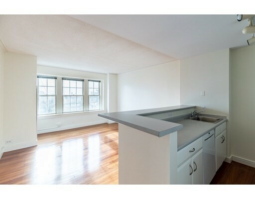 Property Photo:  534 Beacon St 1002  MA 02215 