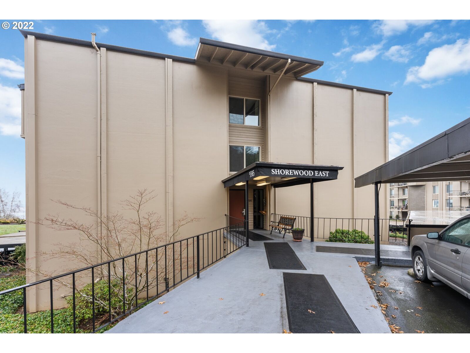 Property Photo: 5585 E Evergreen Blvd 5203 WA 98661