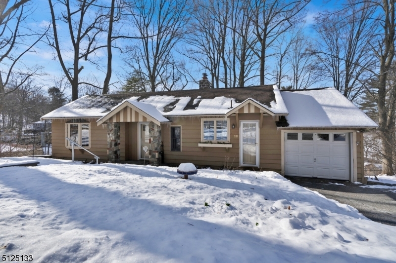 Property Photo:  28 Glenside Trl  NJ 07871 