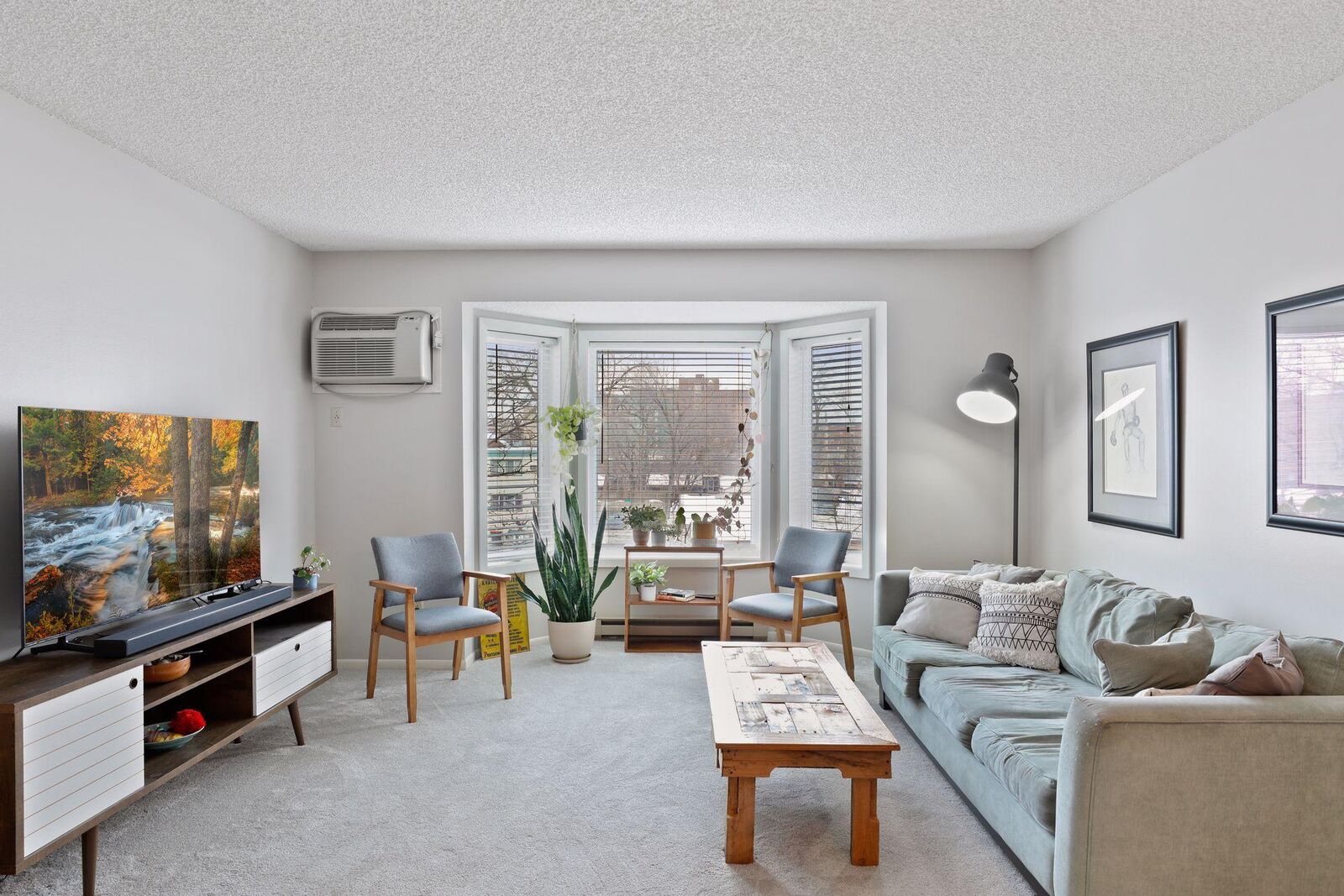 Property Photo:  2425 E Franklin Avenue 310  MN 55406 