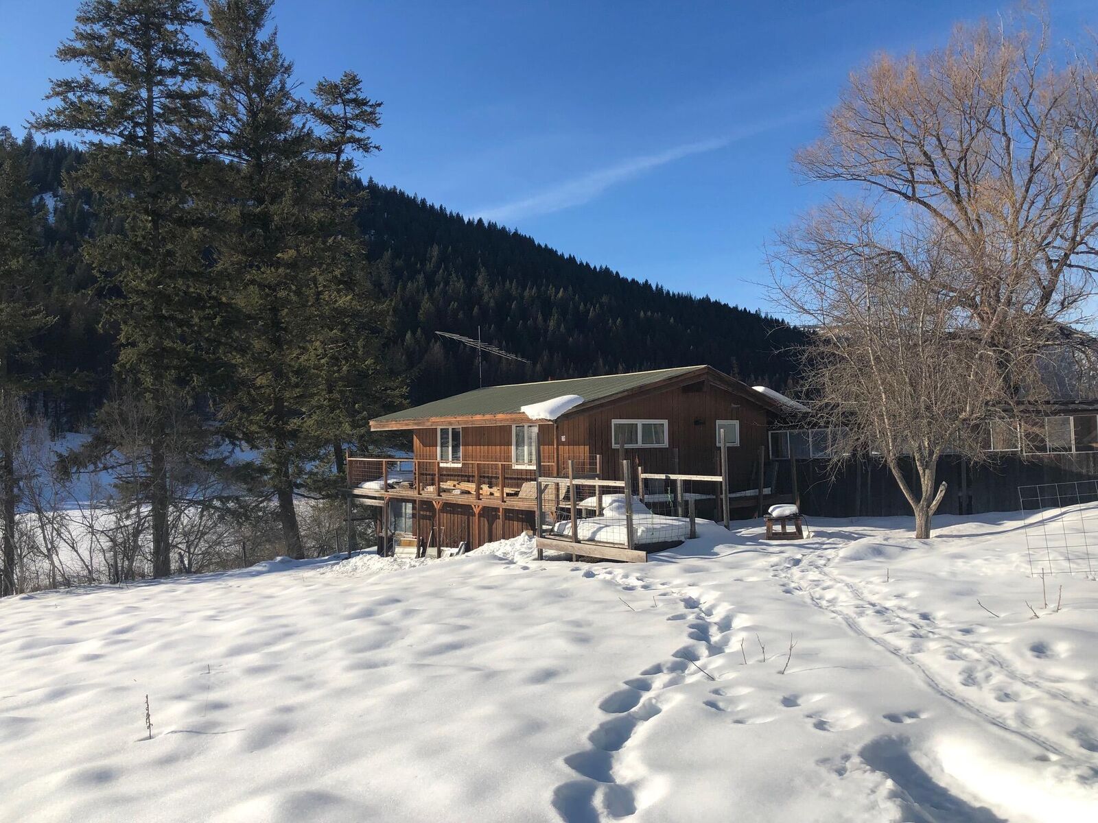 Property Photo: 2829 Aladdin Rd WA 99114