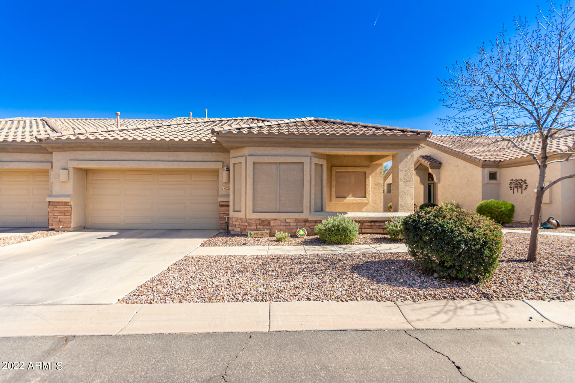 Property Photo:  1422 N Desert Willow Street  AZ 85122 