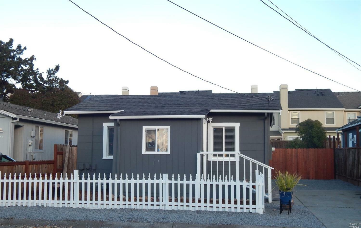 Property Photo:  104 East Court  CA 94952 