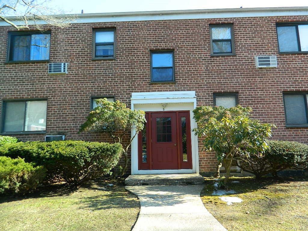 Property Photo:  8 Lawrence Drive C  NY 10603 