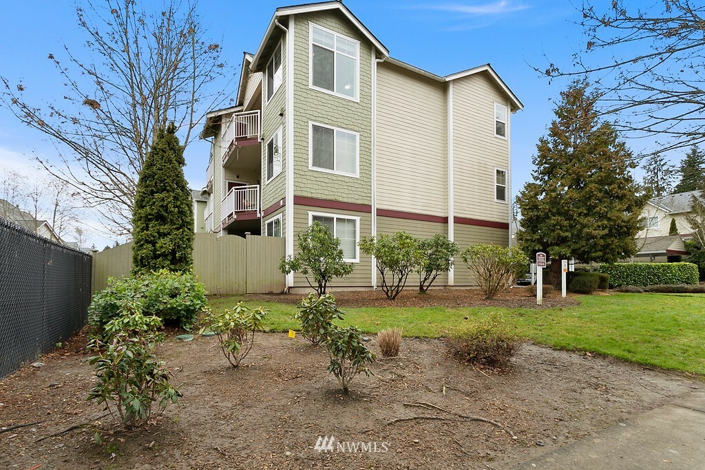 Property Photo:  13000 Admiralty Way K301  WA 98204 