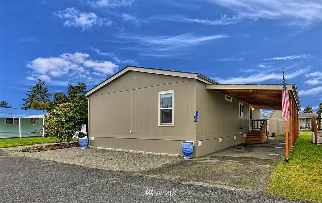 Property Photo:  16600 25th Avenue NE 104  WA 98271 