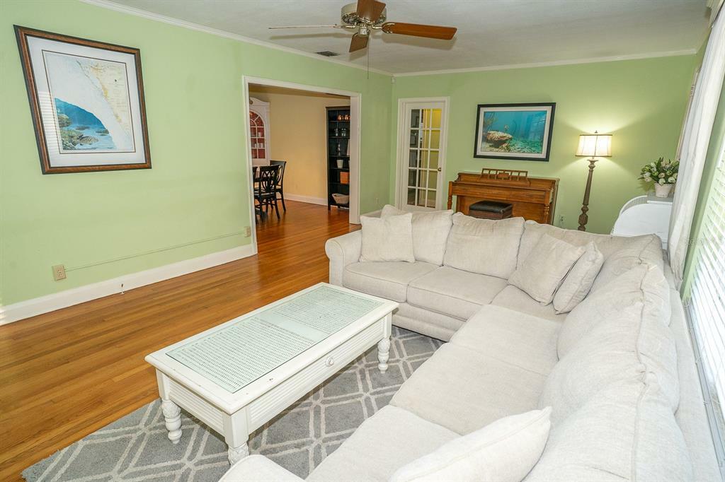 Property Photo:  121 24th Street W  FL 34205 