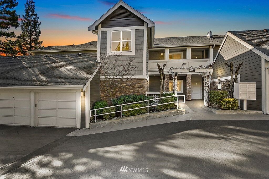 Property Photo:  5304 Lake Washington Boulevard NE I  WA 98033 