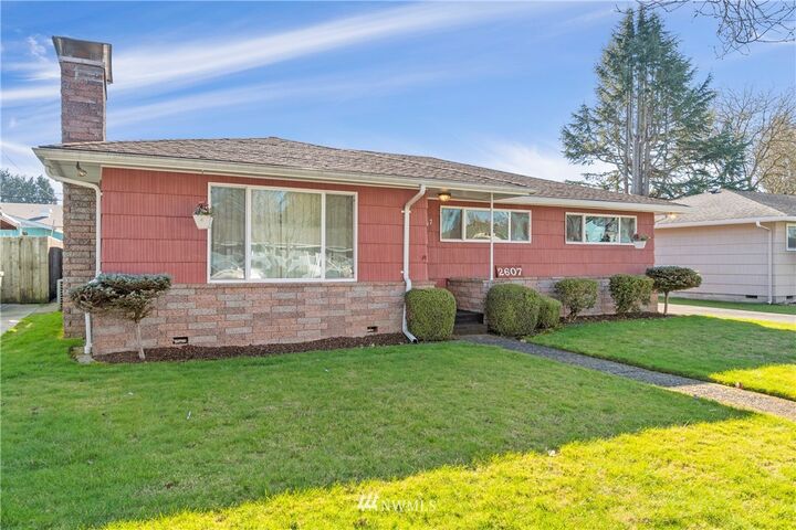 Property Photo:  2607 Terry Avenue  WA 98632 