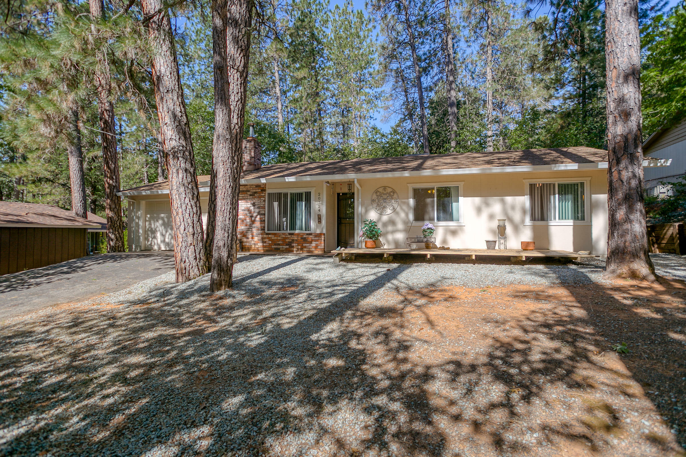 Property Photo:  20724 Mammoth Drive  CA 96051 