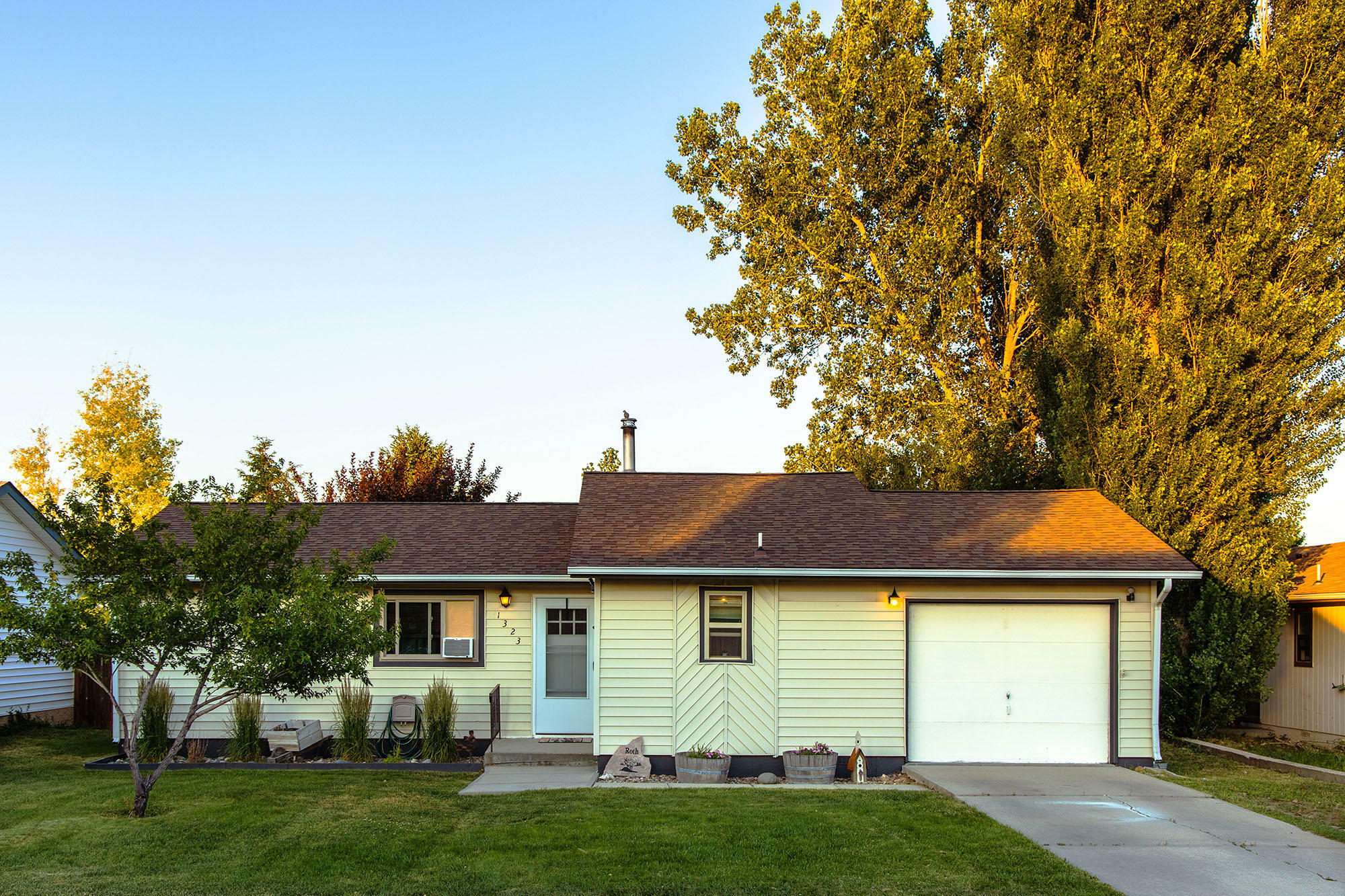 Property Photo:  1323 Holmes Avenue  WY 82801 