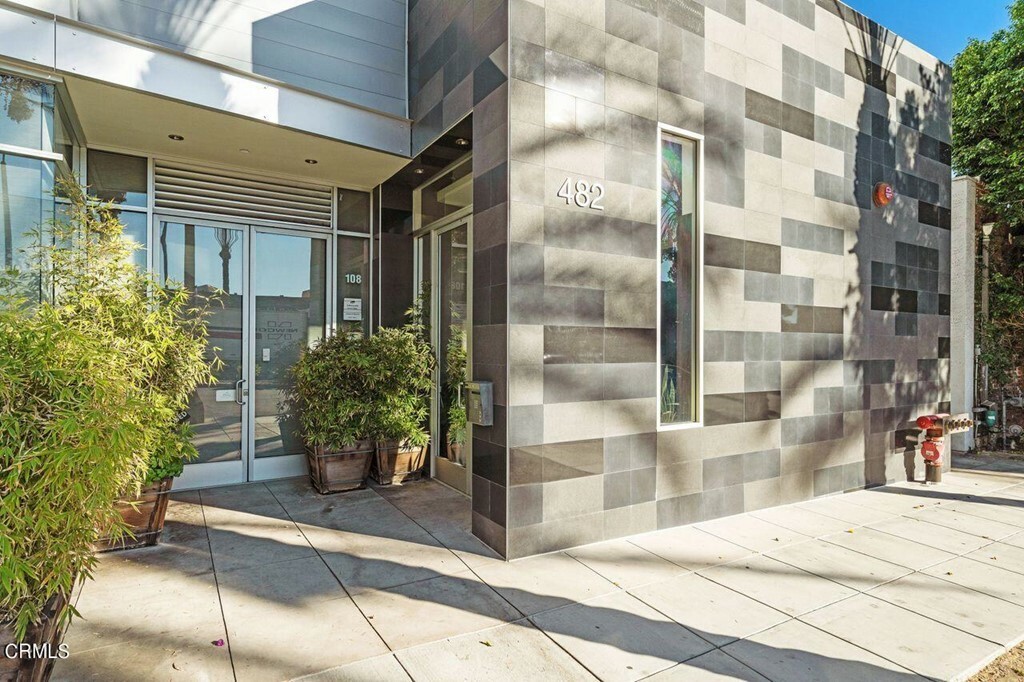 Property Photo: 482 S Arroyo Parkway 408 CA 91105