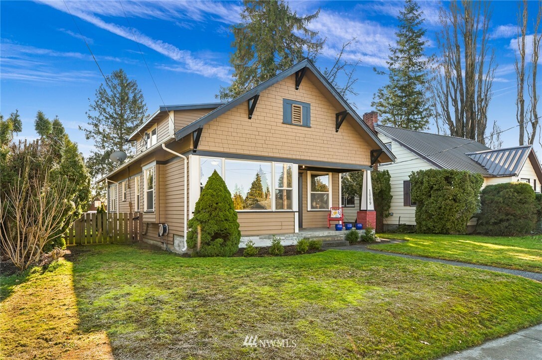 Property Photo: 1009 Edson Street WA 98264